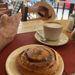 West Park Café-Huatulco - Hot & fresh cinnamon roll