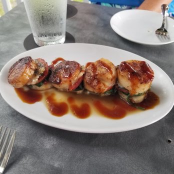 Parrott's on 11th - Scallop BLT sliders. Order them! - Seafood Near Me - Morehead City, North Carolina Parrott's on 11th - Scallop BLT sliders. Order them! - Seafood Near Me - Morehead City, North Carolina