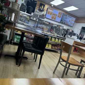 Mom's Pho & Banh Mi - Vietnamese Near Me - Oakland, California