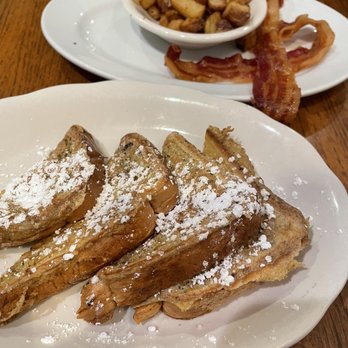 Kitchen33 - French toast, bacon and hashbrowns - American Near Me - Glen Allen, Virginia