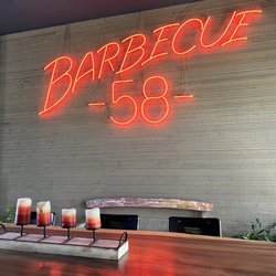 Barbecue 58 - Decor & Entrance