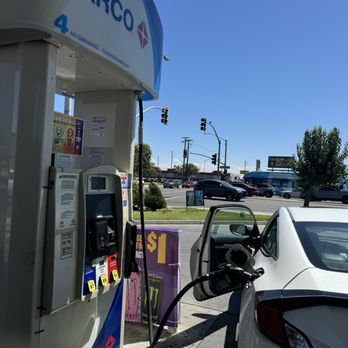 Arco Station - Filling up!! - Gas Stations Near Me - Fresno, California Arco Station - Filling up!! - Gas Stations Near Me - Fresno, California