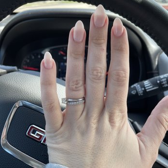 La Vie Nails & Spa - Dip manicure - Nail Salons Near Me - Brookfield, Wisconsin