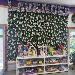 Roanoke Lavender Farm - I absolutely love the Lavender Wall . Very Cool
