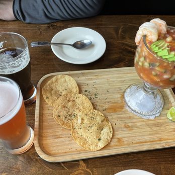 Kicker's - Jumbo Shrimp Cocktail (and beers) - Seafood Near Me - Morro Bay, California