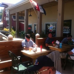 Arena’s Cafe - Outdoor tables