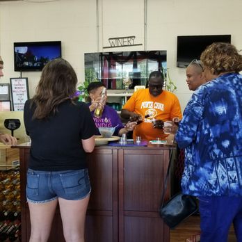B Legendary Wine Boutique - Tasting! - Wine Bars Near Me - Indianapolis, Indiana B Legendary Wine Boutique - Tasting! - Wine Bars Near Me - Indianapolis, Indiana