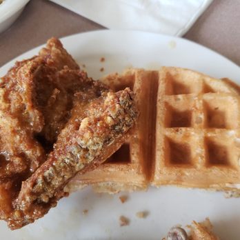 Mil’s Diner - Omg! Haven't had a good Chicken and waffle in a long time. This place is the bomb! - Diners Near Me - Milpitas, California