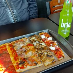 Ciao Roma - Slices on the right -- they can cut this small!