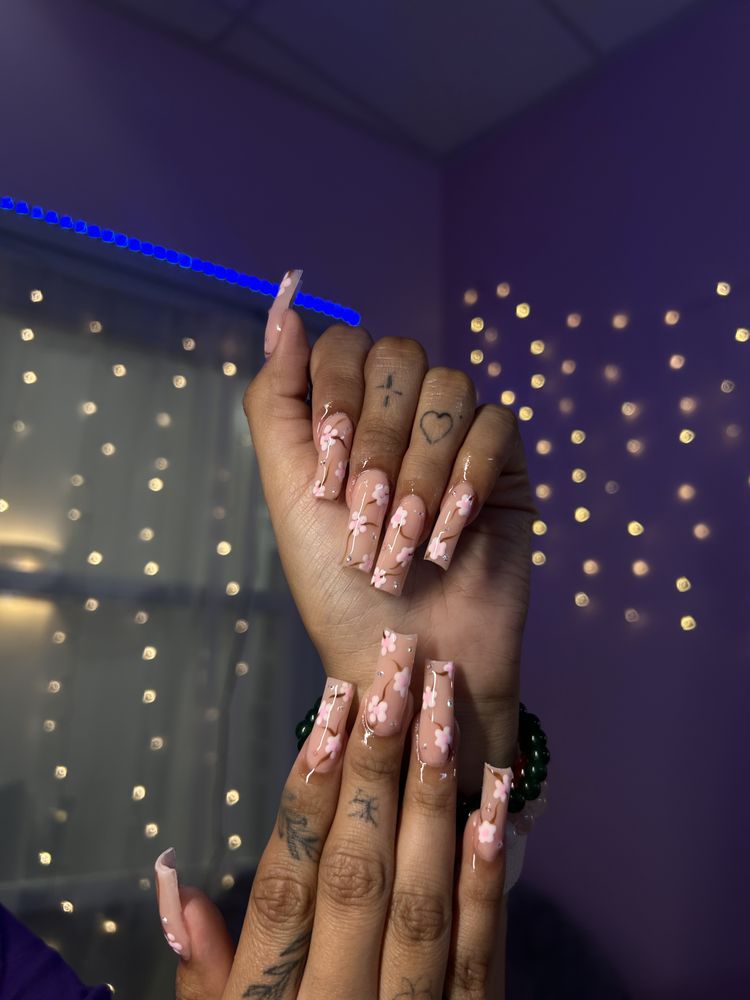 Bratz Nails Logo