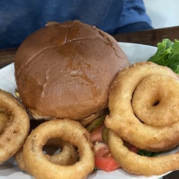 Magnolia Cafe - Hamburger and onion rings - Cafes Near Me - Durant, Oklahoma Magnolia Cafe - Hamburger and onion rings - Cafes Near Me - Durant, Oklahoma