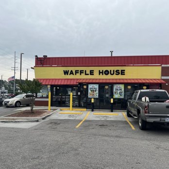 Waffle House - Front - Breakfast & Brunch Near Me - Fayetteville, North Carolina