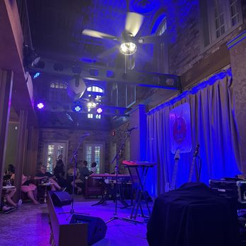 Scat Cat's Club - Lounge - View of the stage - Themed Cafes Near Me - Lake Buena Vista, Florida