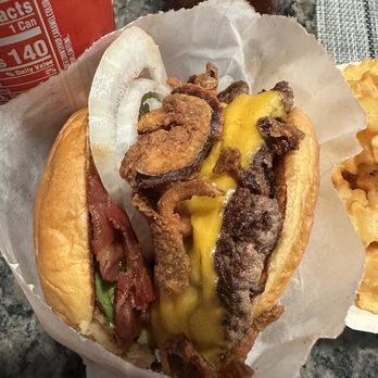 Shake Shack Elk Grove - Avocado bacon burger - Fast Food Near Me - Elk Grove, California Shake Shack Elk Grove - Avocado bacon burger - Fast Food Near Me - Elk Grove, California