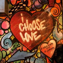 Iona Juice and Wellness - Nyc graffiti. Share the love!