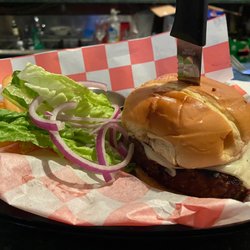 Line Steak & Brew - Cheeseburger & Fries