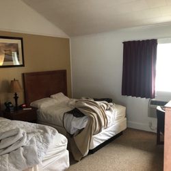 Hickory Grove Motor Inn