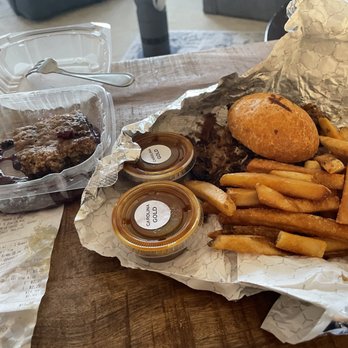 Porky's BBQ - Pork Sandwich, Fries, BBQ Saucr, Fruit Crumble - Barbeque Near Me - Arlington Heights, Illinois
