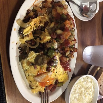 Murry & Paul's Restaurant - Western with beef sausage, potatoes, grits and pancake - Breakfast & Brunch Near Me - Washington, DC, District of Columbia