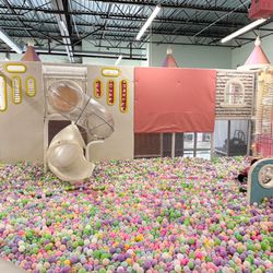 Momi Land - Hilliard