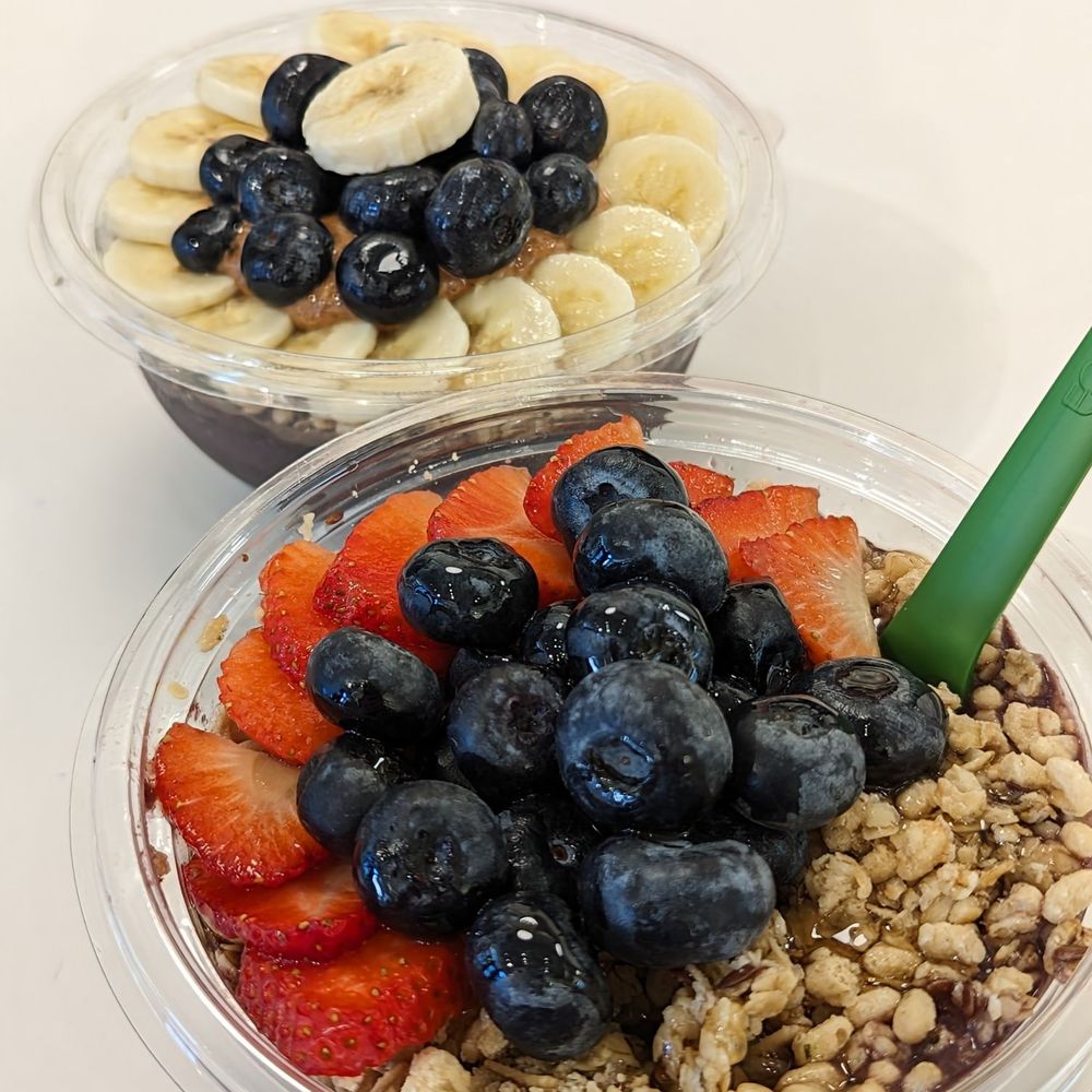 Pure Green - two bowls of fruit and granola - Juice Bars & Smoothies Near Me - Chicago, Illinois