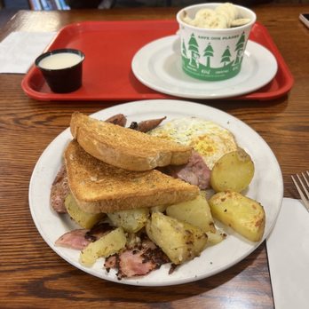 Mid Town Cafe - Cafes Near Me - Granby, Colorado