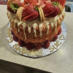 Mommie Cakes - Mommie Cakes Strawberry Cakes