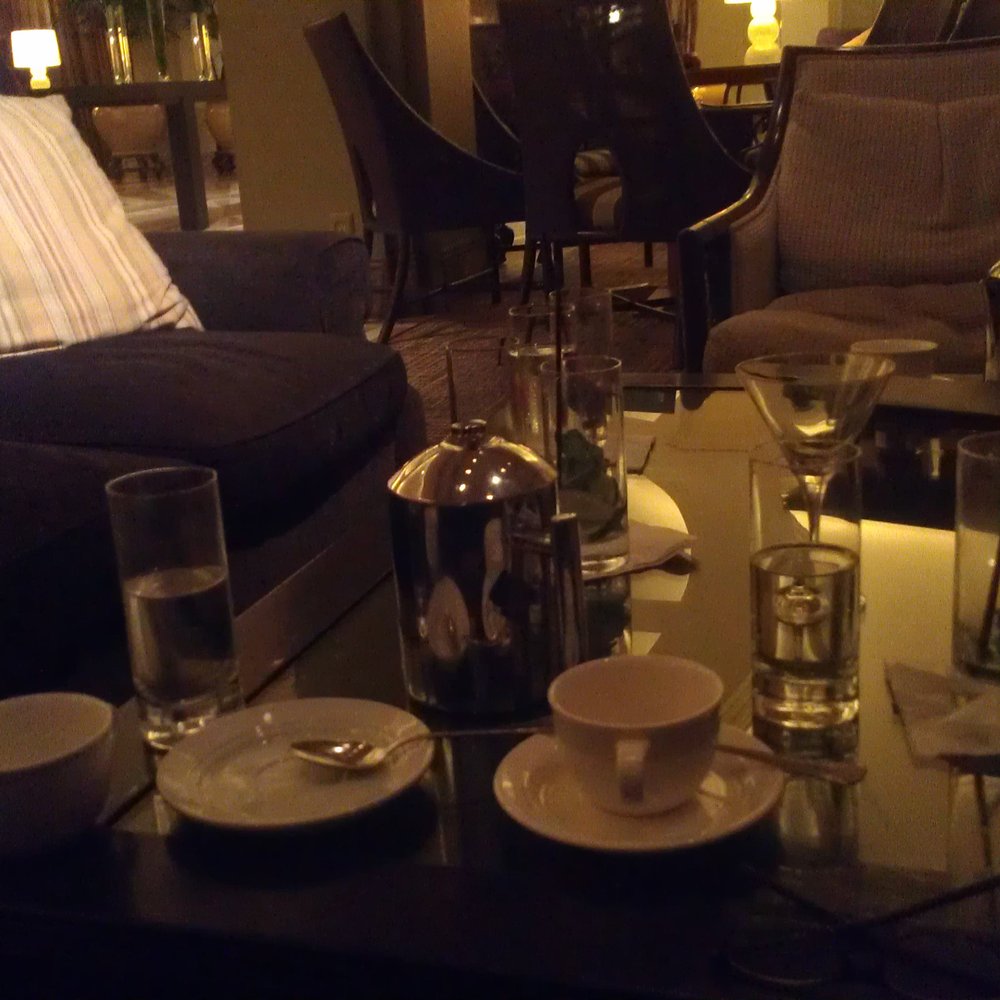 Lobby Lounge - One pot of tea to share between the two of us... "remnants" from other patrons at our table... - Lounges Near Me - Santa Monica, California