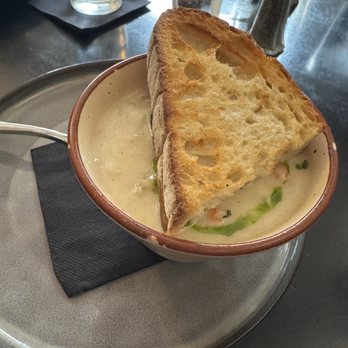 Sweeney's on Boylston - Split order of clam chowder - Irish Pub Near Me - Boston, Massachusetts
