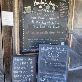Beasley's Orchard - Entrance at Beasley's Orchard - Farmers Market Near Me - Danville, Indiana