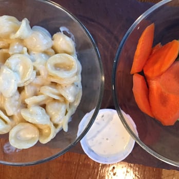When Pigs Fly Pizzeria - Kids buttered pasta came with veggies....that weren't touched :( - Pizza Near Me - Kittery, Maine