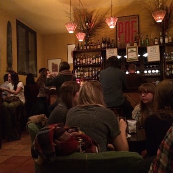 Poë - Small and cozy inside. - Pubs Near Me - Granada, GR