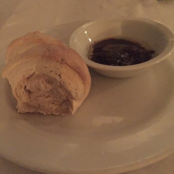 El Quenepo - Bread starter with delicious dipping sauce - Caribbean Near Me - Vieques, Puerto Rico El Quenepo - Bread starter with delicious dipping sauce - Caribbean Near Me - Vieques, Puerto Rico
