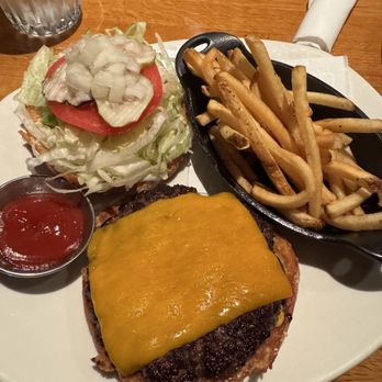 Northstar Cafe - Classic Cheeseburger - New American Near Me - Liberty Township, Ohio