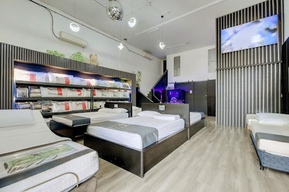 THE FOAM ZONE Updated October 2024 47 Photos 101455 Road E, Victoria, British