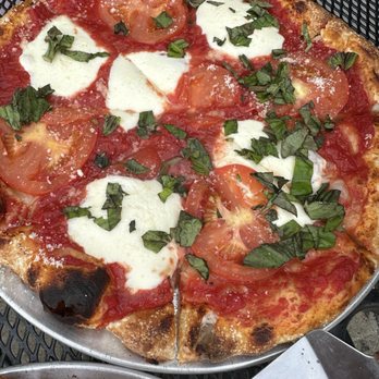 Artisana Pizza - Margherita - Pizza Near Me - Centreville, Virginia Artisana Pizza - Margherita - Pizza Near Me - Centreville, Virginia