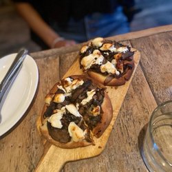 Bibi - Mushroom flatbread