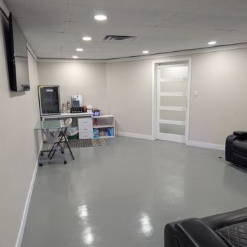 Tyler Express - Waiting room. - Auto Repair Near Me - Las Vegas, Nevada