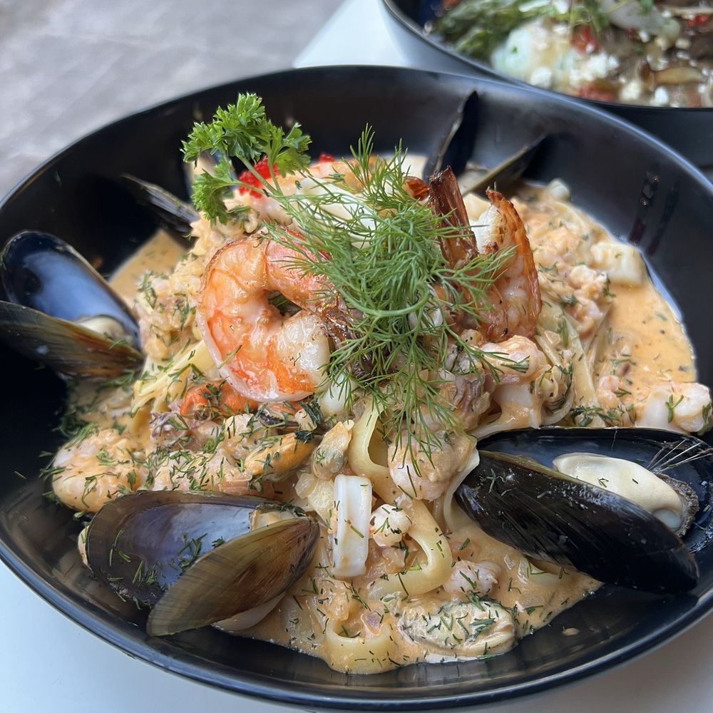Bistro 1640 - Seafood Pasta - French Near Me - Quebec City, Quebec Bistro 1640 - Seafood Pasta - French Near Me - Quebec City, Quebec