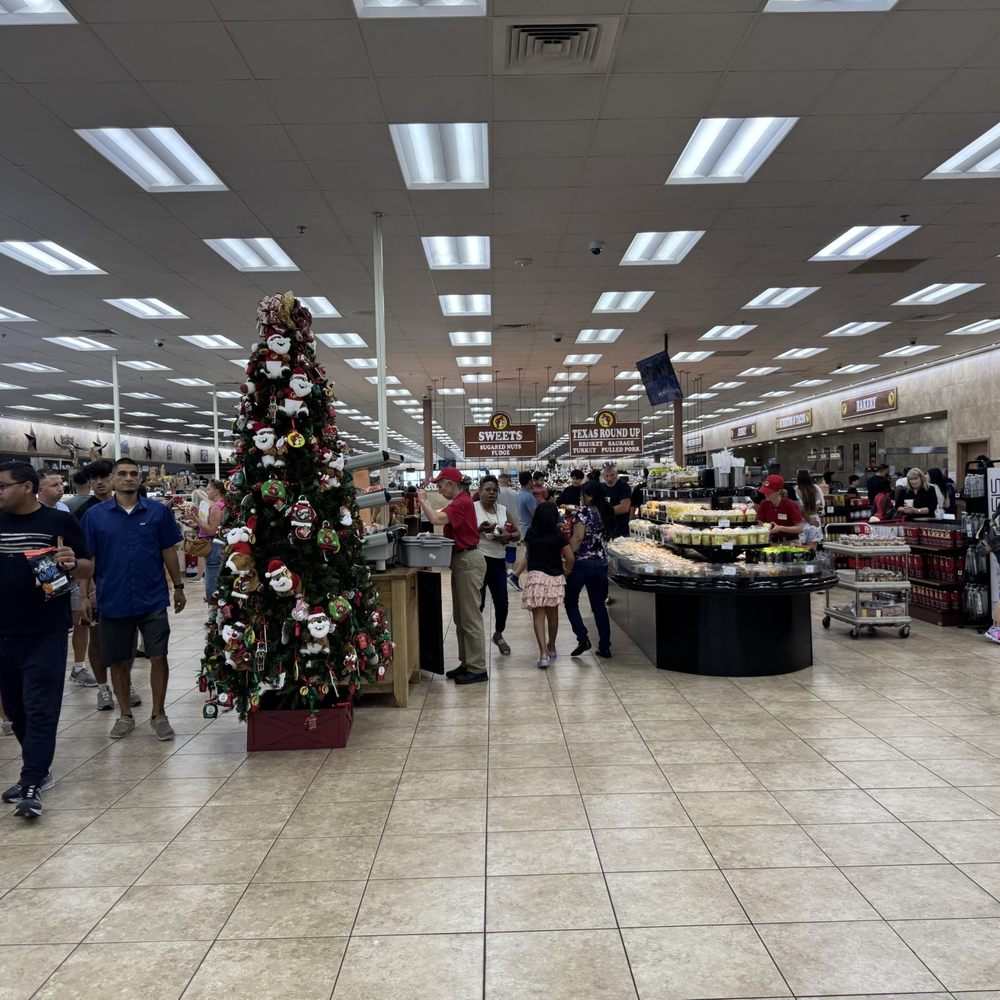Buc-ee's - Hot food area - Gas Stations Near Me - Temple, Texas