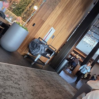 Amex Centurion Lounge - Lounges Near Me - Atlanta, Georgia