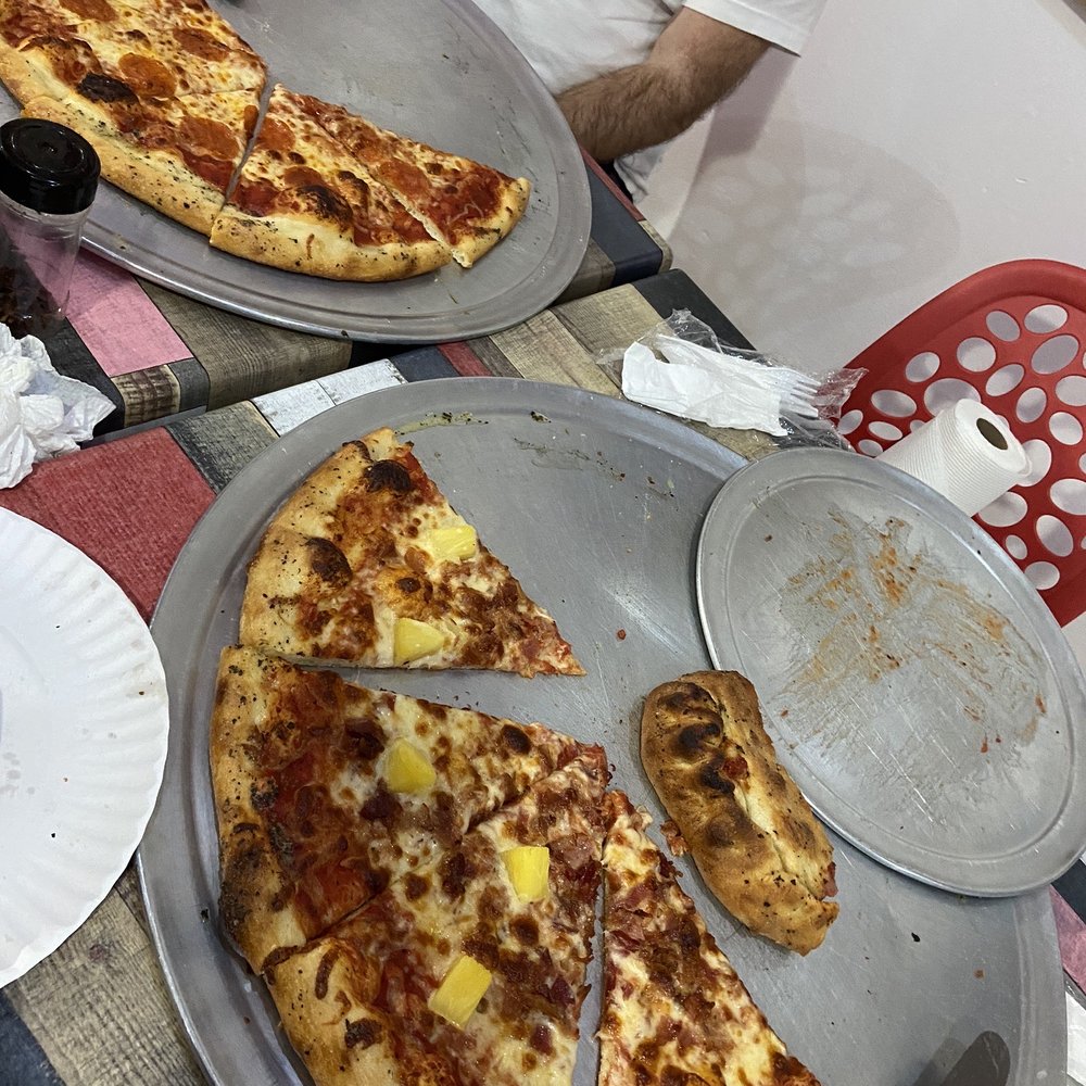 Bacon&Pineapple & Pepperoni Pizza's Bacon&Pineapple & Pepperoni Pizza's