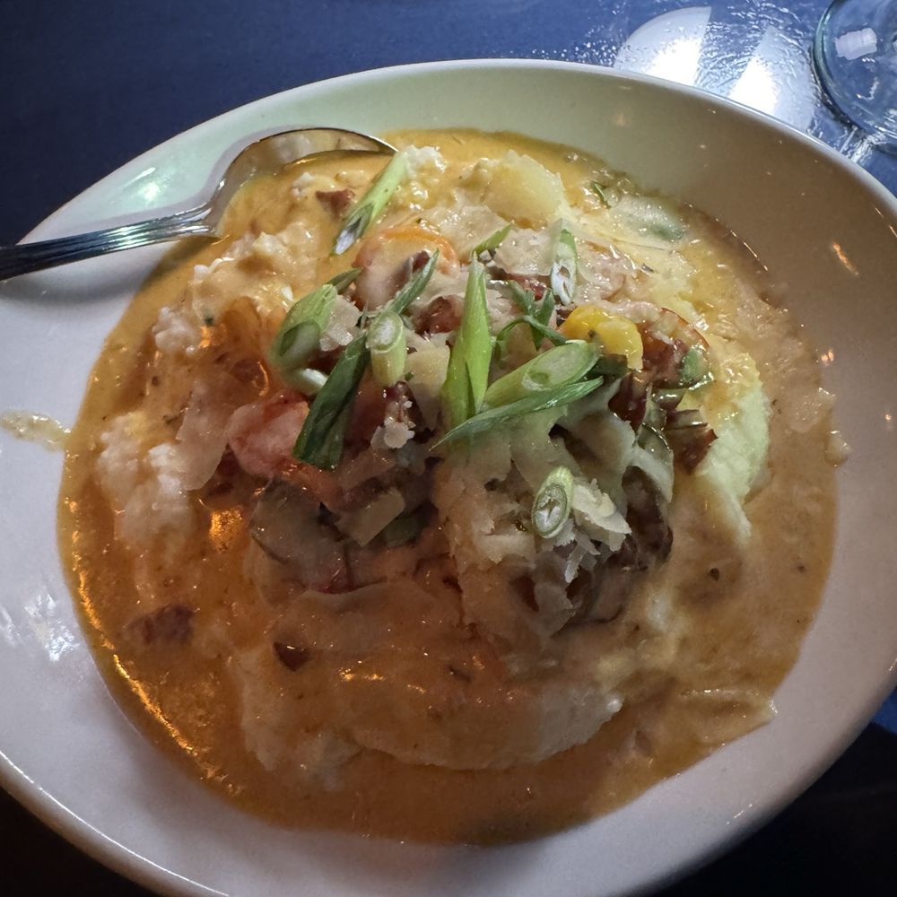 SavannahBlue - Shrimp and grits - New American Near Me - Detroit, Michigan SavannahBlue - Shrimp and grits - New American Near Me - Detroit, Michigan