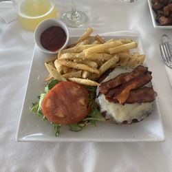 Blue Whale - brunch burger
