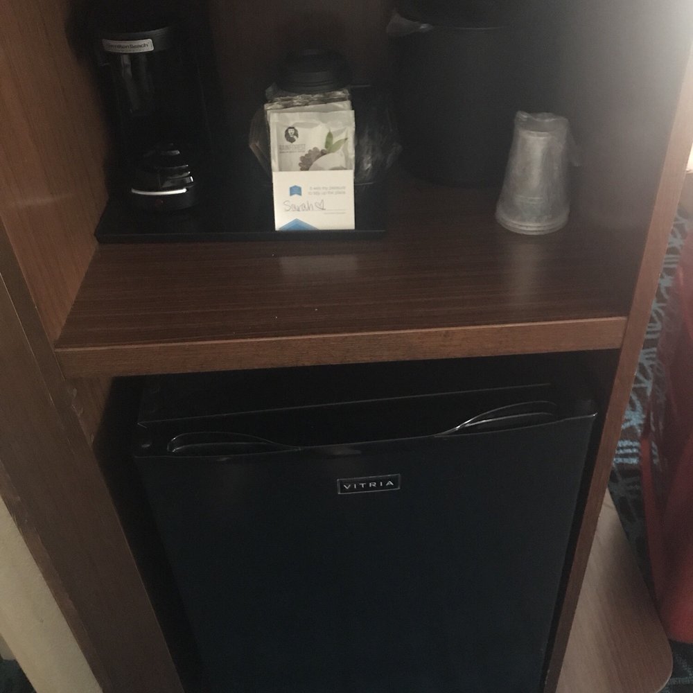 Fairfield by Marriott Inn & Suites Sidney - Mini fridge, coffee maker with coffee and tea. Cups with lids as well. - Hotels Near Me - Sidney, Nebraska Fairfield by Marriott Inn & Suites Sidney - Mini fridge, coffee maker with coffee and tea. Cups with lids as well. - Hotels Near Me - Sidney, Nebraska