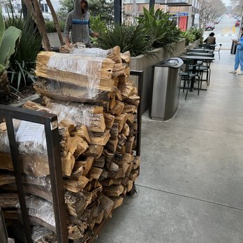 Erewhon - 4/23/23 Outdoor seating - Grocery Near Me - Santa Monica, California Erewhon - 4/23/23 Outdoor seating - Grocery Near Me - Santa Monica, California