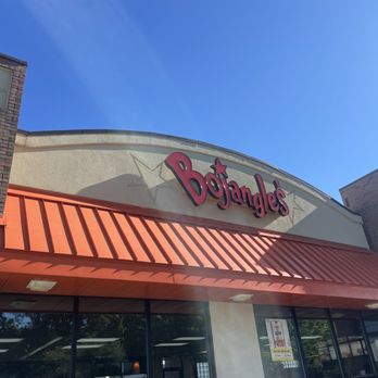 Bojangles - the front of a restaurant - Southern Near Me - Jasper, Georgia