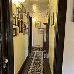 Aaron House of Niagara Falls - Hall. Upstairs. Cool history