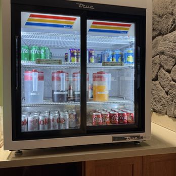 IASS Hawaii Lounge - Cold drink selection - Airport Lounges Near Me - Honolulu, Hawaii IASS Hawaii Lounge - Cold drink selection - Airport Lounges Near Me - Honolulu, Hawaii