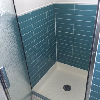 Ocean Resort Inn - Shower - Hotels Near Me - Montauk, New York